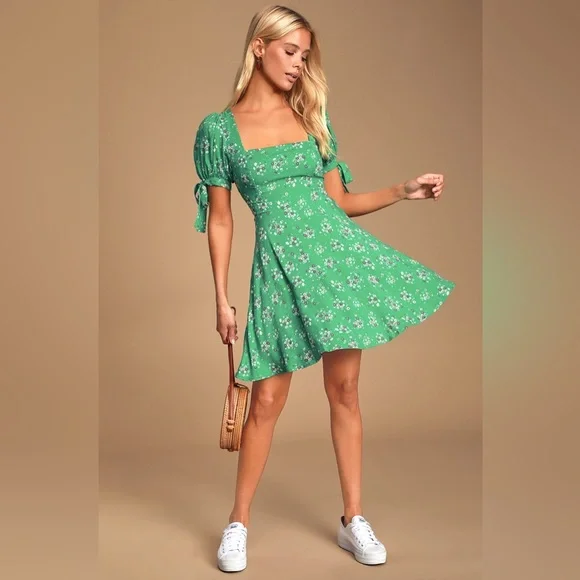 🛍️ LULUS Camellia Curtsies Green Floral Print Skater Dress - Size S - Picture 3 of 15